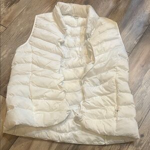 32Heat White Puffer Vest